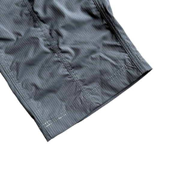 Shambhala Women's Live-In Ease Mid Rise Capri Pants Dark Grey Size Medium - Picture 9 of 16